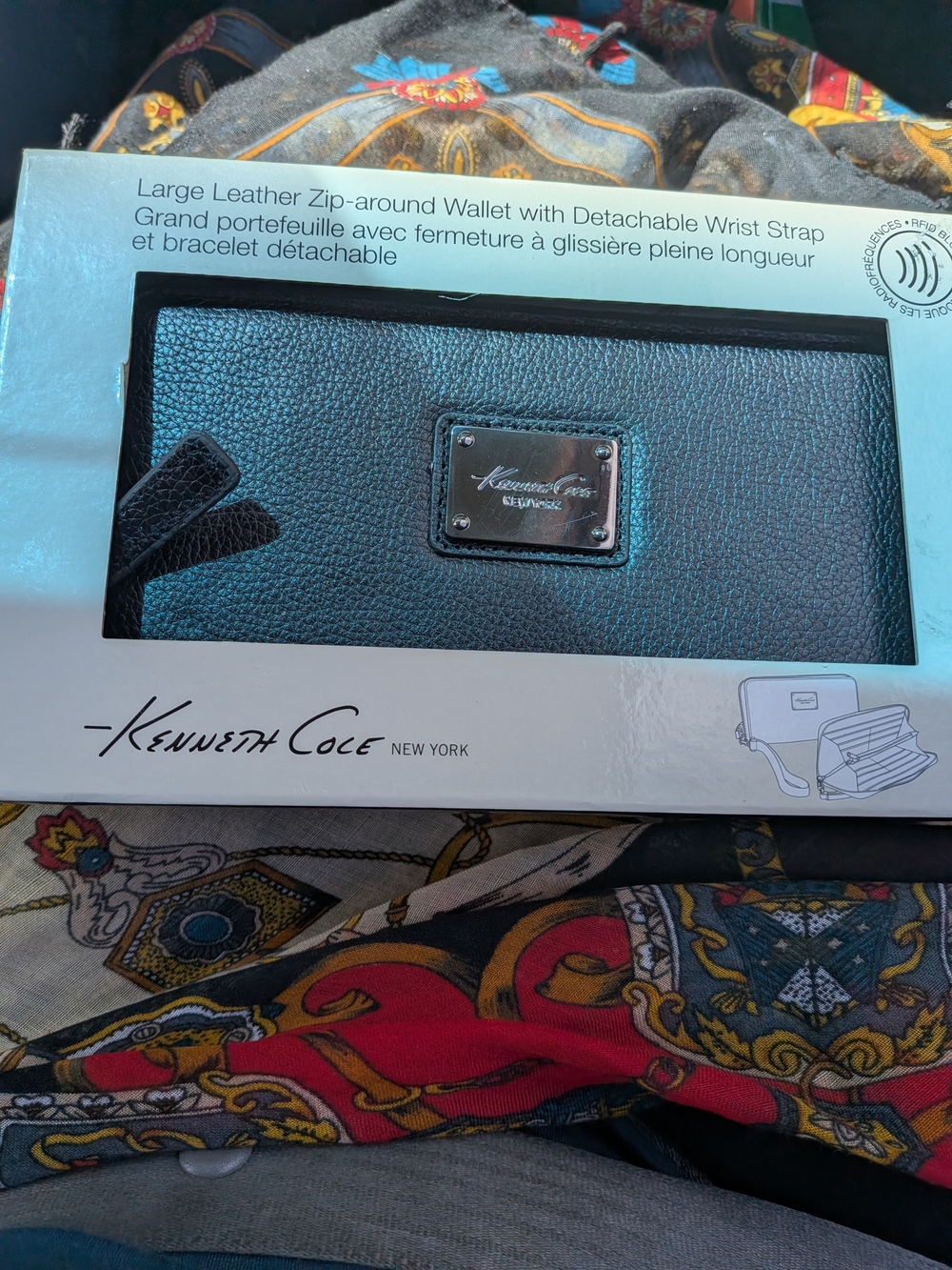 Kenneth Cole Black Large Leather Zip-Around Wallet with Detachable Wrist Strap